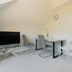 Newly Refurbished Two Bedroom Flat Near Town Centre
